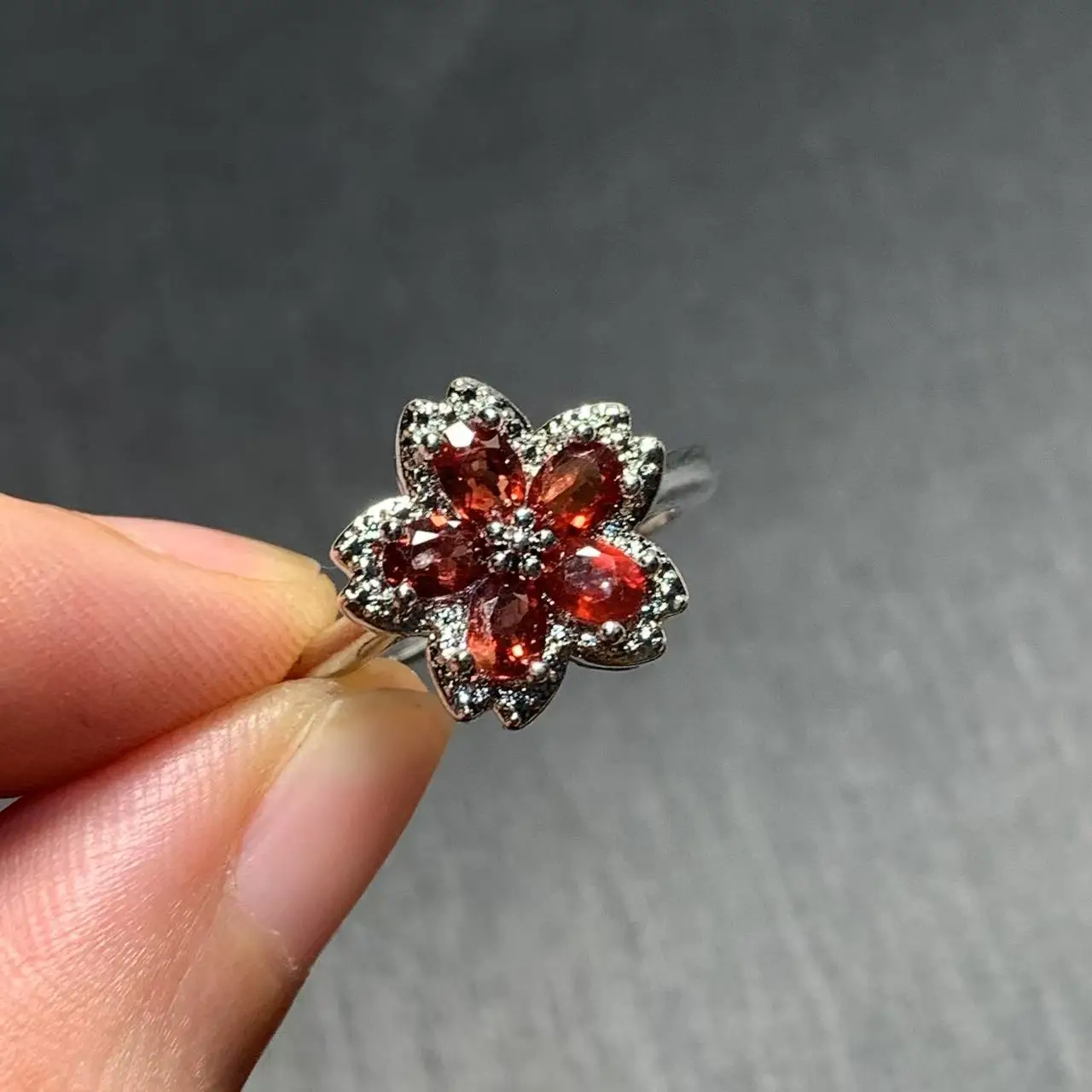 Natural Garnet Ring Stone Female Handmade Rings Fine Jewelry for Women Gift vintage style Elegant Design Luxury
