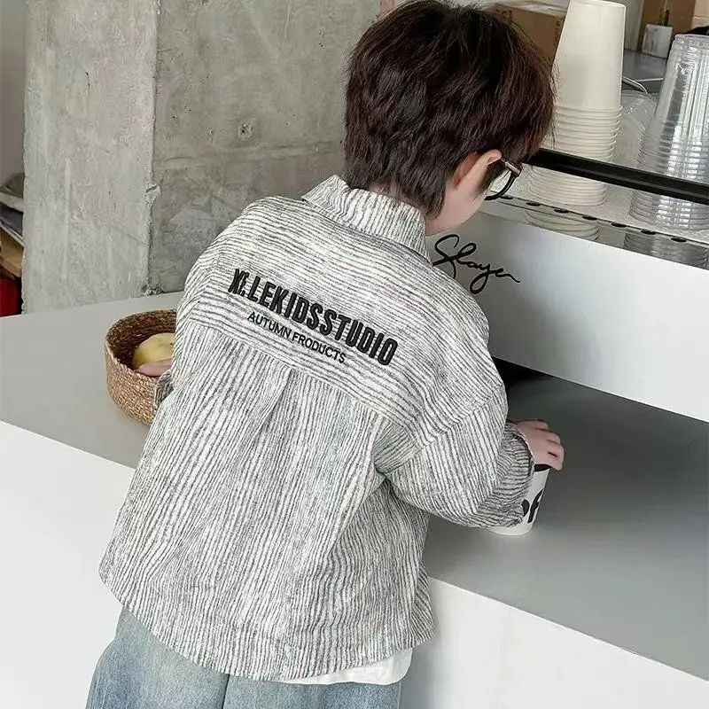 2025년 신상 남아 봄 가을 스트라이프 자켓 슬림핏 경량 캐주얼웨어 트렌디 슬림 셔츠 대비 스티치