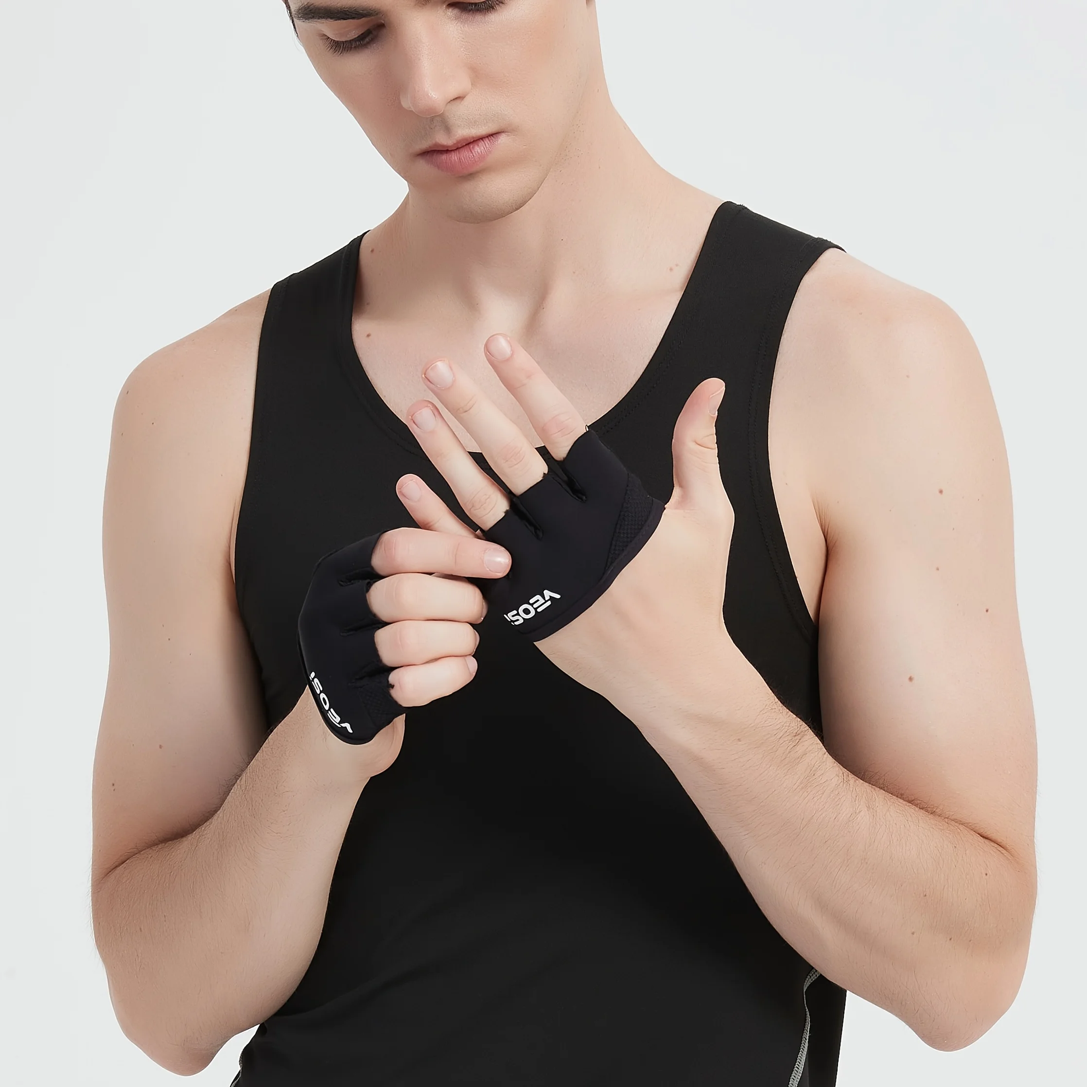 Unisex Four-Finger Fitness Gloves 2