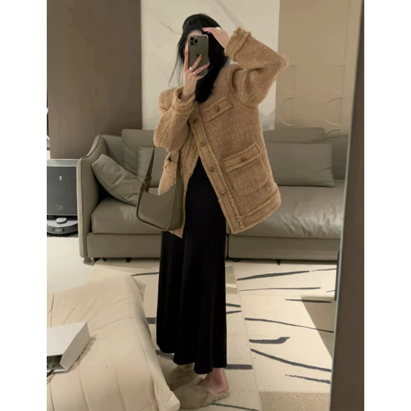 

Women's Winter Small Fragrant Style Coarse Tweed Short Suit Blazer Retro Casual Solid Color Loose Round Neck Tassel Woolen Coats