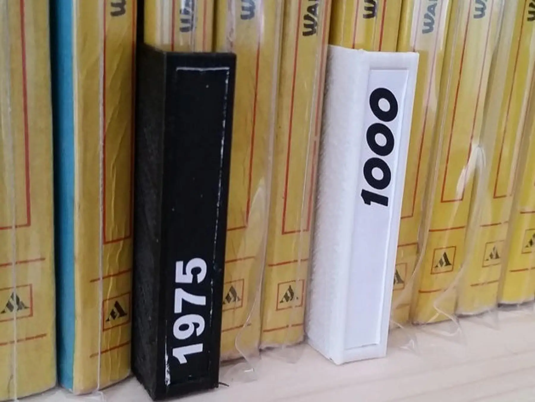 Library Bookcase Bookshelf Book Separator BraceFigurines & Miniatures