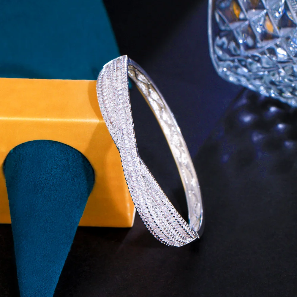 Pera Gorgeous Cross Baugette Cubic Zirconia 585 Rose Gold Color