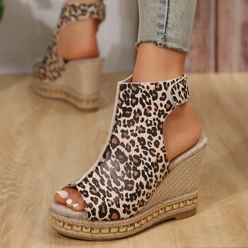 

Sandals Female 2024 New European and American Fish Mouth Slope Heel Casual Leopard Pattern Fashion Sandals Female