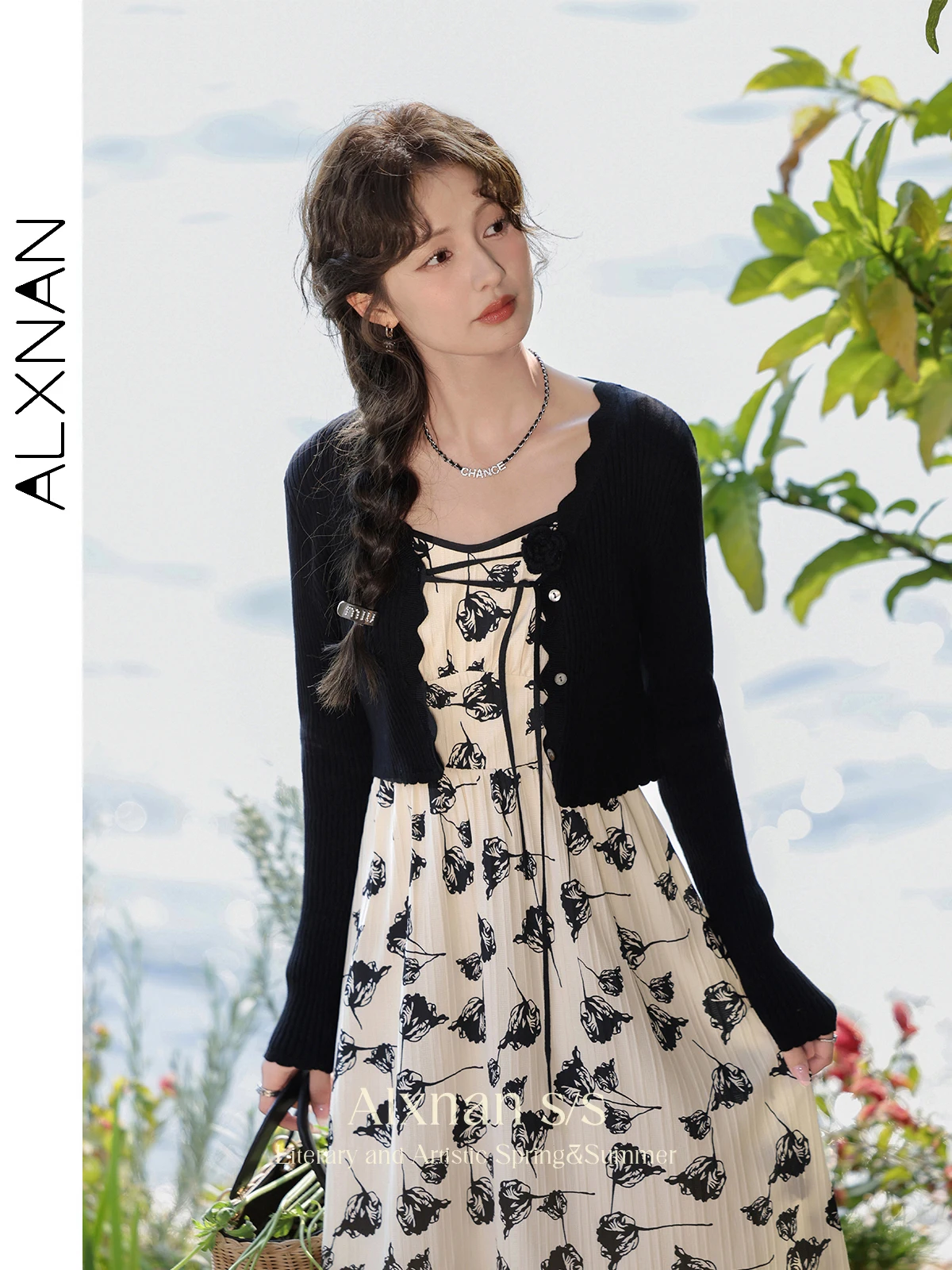 

ALXNAN Womens Black Crop Cardigan 2024 Spring Elegant Fashion Single Breasted Extra Long Sleeve Knit Tops Female Knitwear L33729