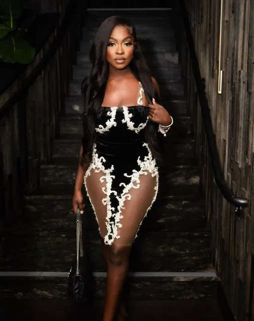 Mini vestido de cóctel de noche Bodyice de terciopelo negro