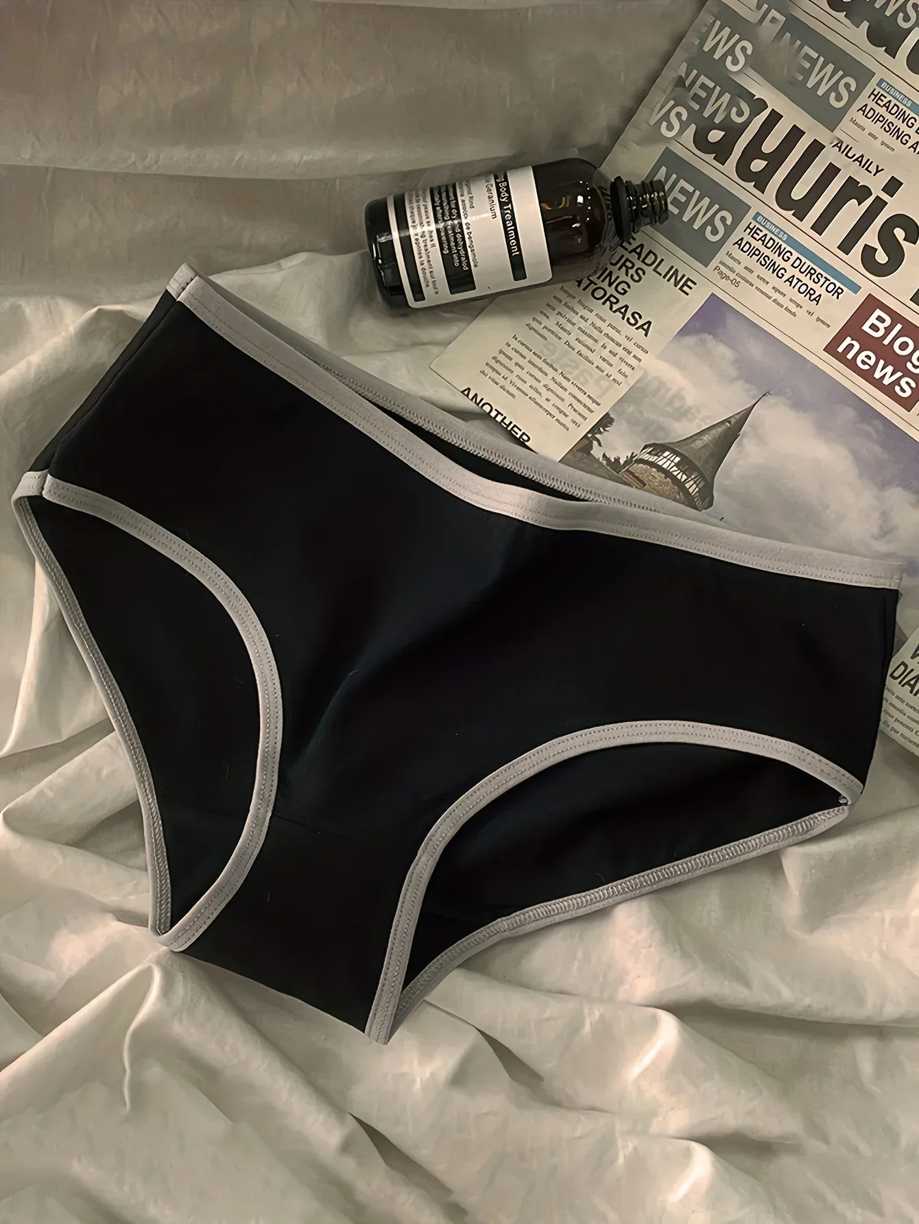 Simple Girl Underwear Mid Waist Japanese Black White Cotton Women's Briefs Sports Cool Style Traceless Panties Seamless Lingerie