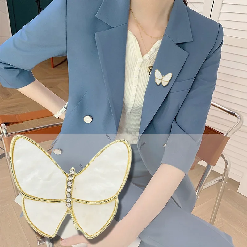

Белая, розовая, бледно-синяя брошь в виде бабочки с крыльями, металлическая Антибликовая булавка для лацкана для женщин, фиксированная брошь для одежды, пальто, аксессуары для одежды, брошь