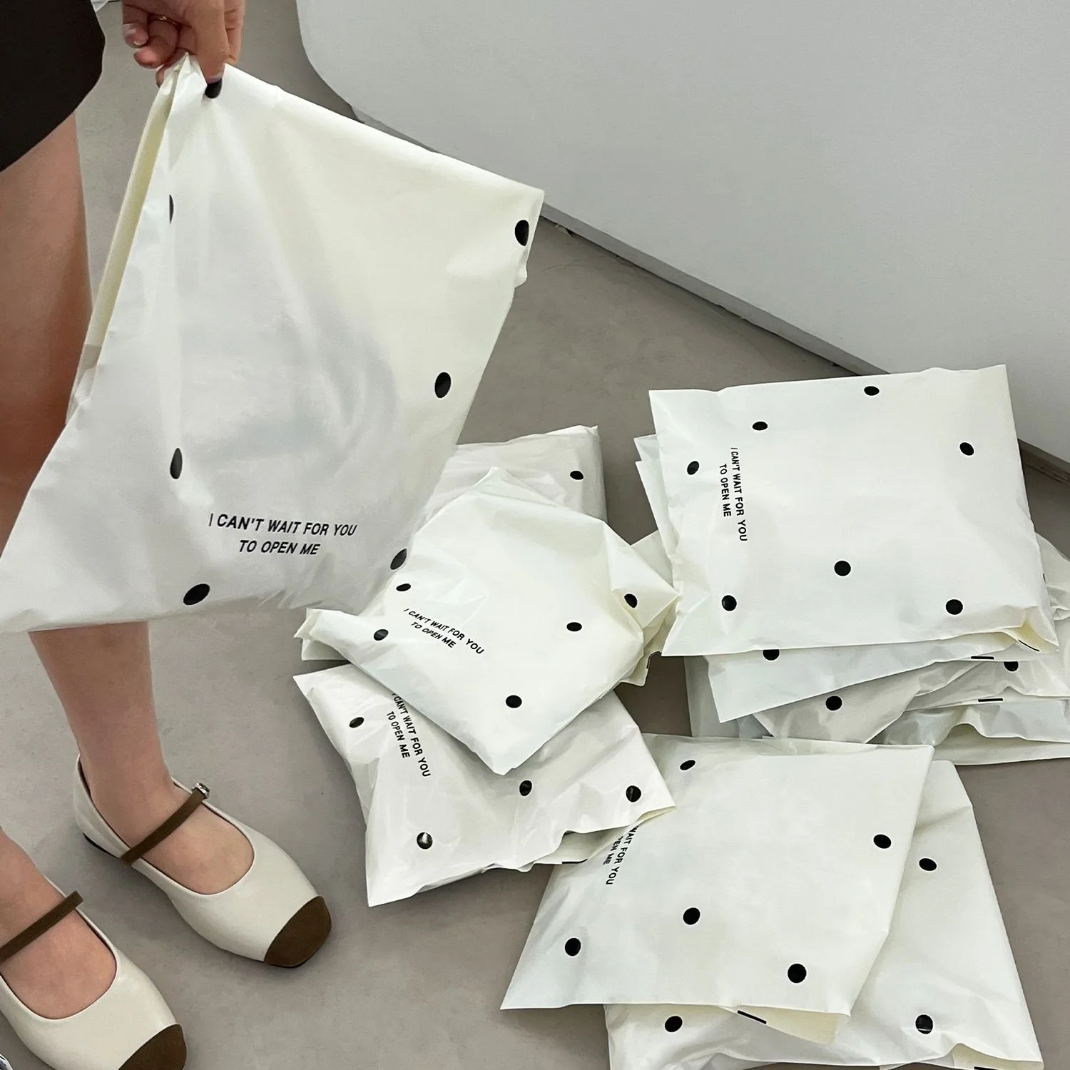 3 Sizes Black Dot Printed Express Bag White Poly Mailers Waterproof Shipping Mailing Bags Small Business Supplies Pouches 50Pcs