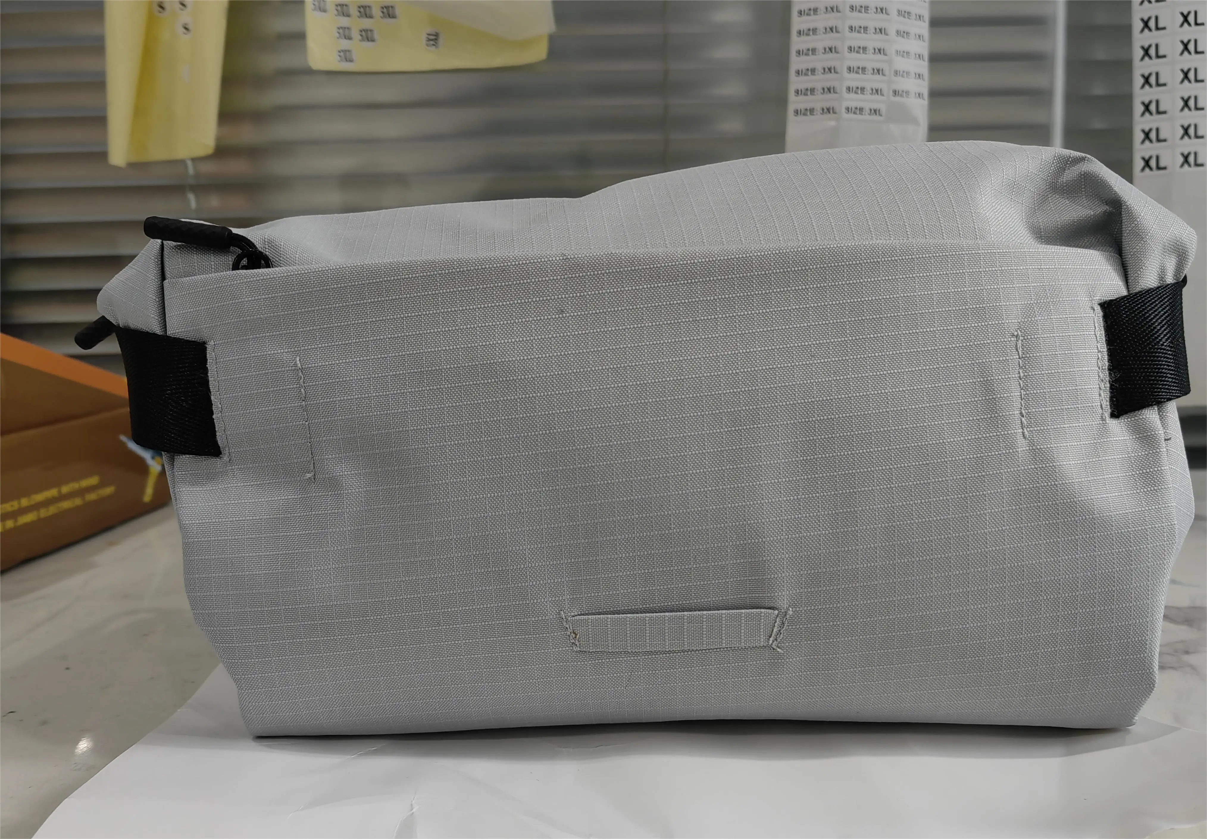 Männer Umhängetasche Brusttasche Lite Sling 7L Leichtes Design Outdoor Casual Umhängetasche für Frauen Umhängetasche 2026 – Detail 11