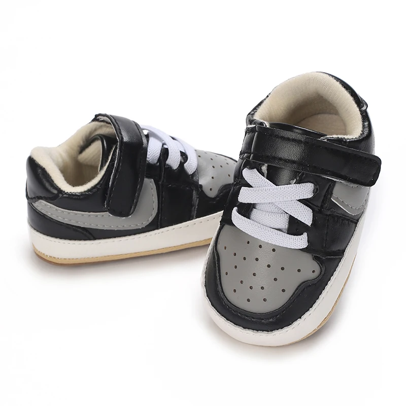 أحذية أطفال حديثي الولادة 0-18 متر للأولاد والبنات أحذية رياضية ملونة مطاطية من جلد البولي يوريثان متعددة الألوان أحذية رياضية كاجوال للمشاية الأولى