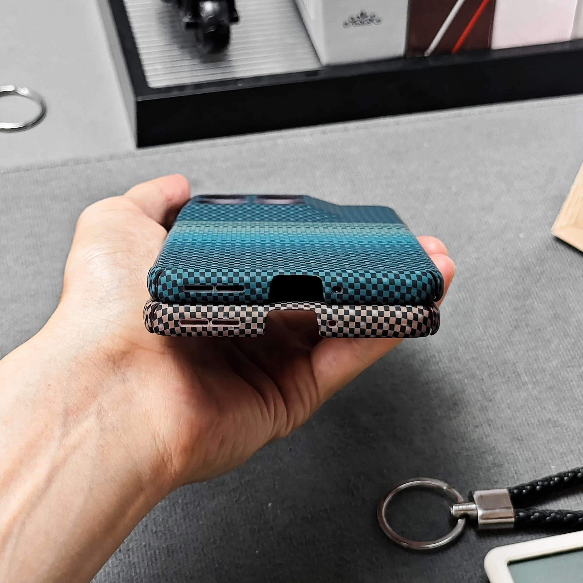 Slim Business Carbon Fiber Texture MagSafe Case with Anti-Drop Protection