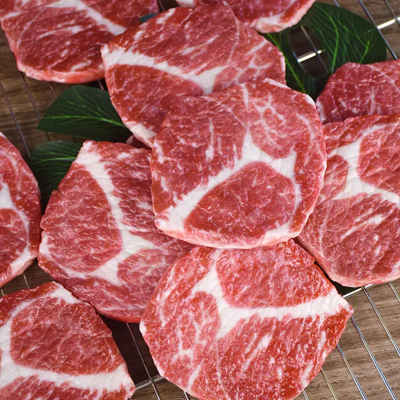 Carne rebanada falsa realista: un solo modelo de carne cruda/cerdo