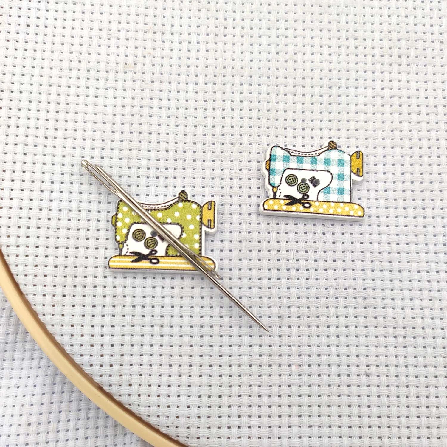 Needle Minders Sewing Set of 2 Needle Keeper Finder
