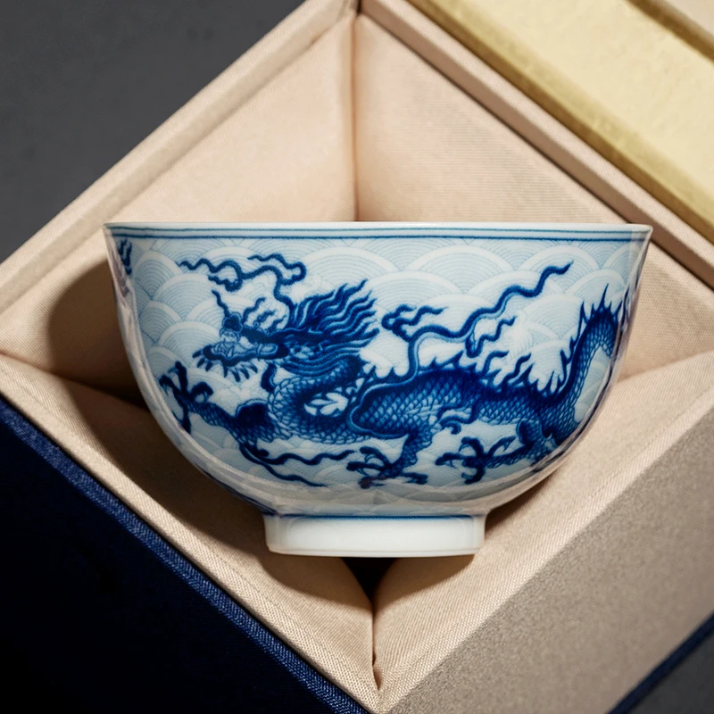 Teacup keramika kungfu čaj sada antický blue-and-white porcelán drak střih pohár Čínské teaware hrneček úřad nádobí na pití 150ml