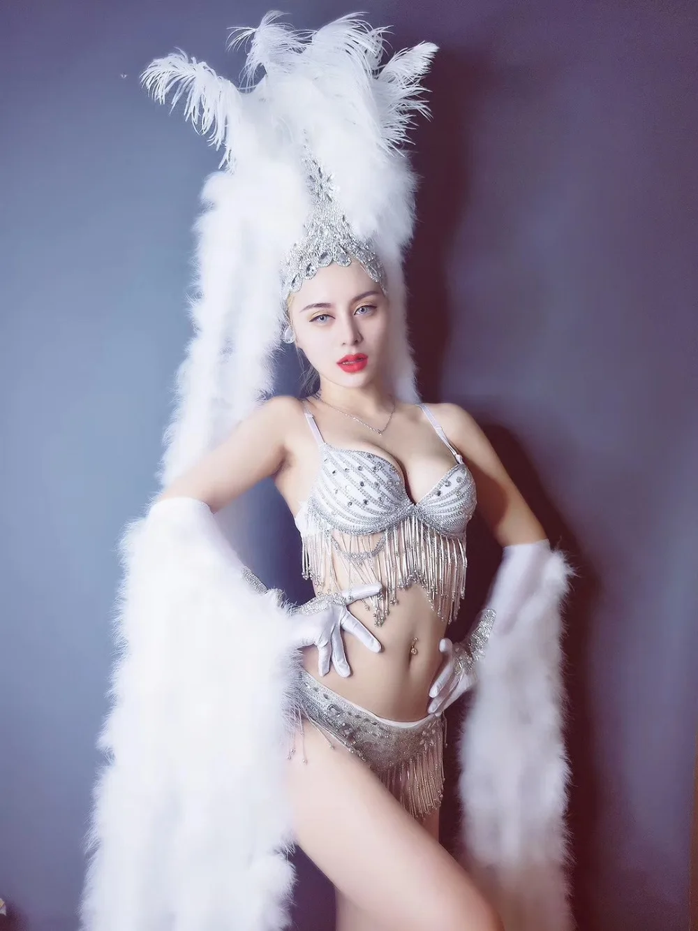 

Crystals Bikini Set Sexy White Feathers Gloves Headdress Sparkly Nightclub Female Party Models Catwalk Stage Outfit DJ Costume
