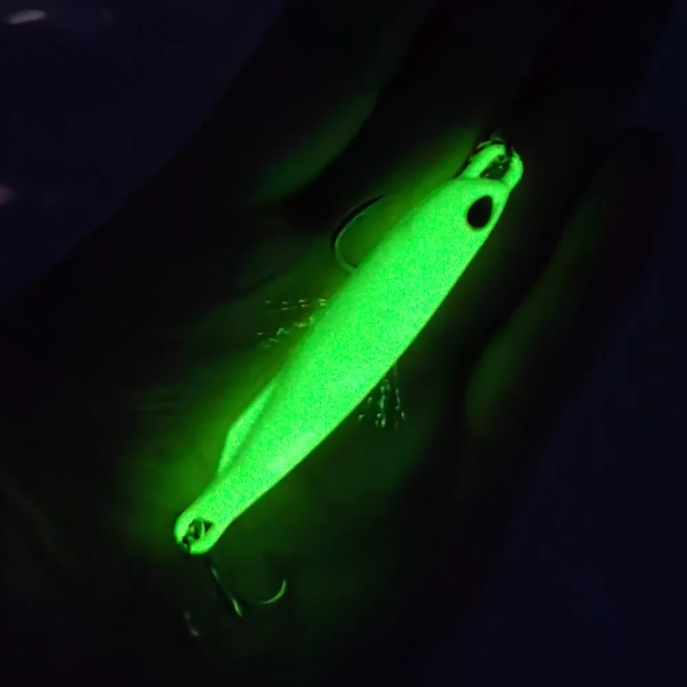 Description Picture 5 of item10g/15g/20g/30g/40g/60g Fishing Luminous Metal Jig Fishing Lure Baits Hard Spoon Bait with Blood Hook