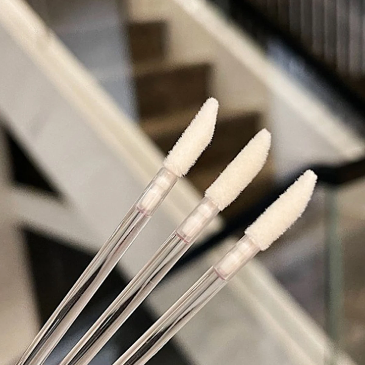 일회용 립 100/300PCS 브러쉬 메이크업 브러쉬 립스틱 애플리케이터 완드 도매 속눈썹 연장 도구 뷰티 액세서리