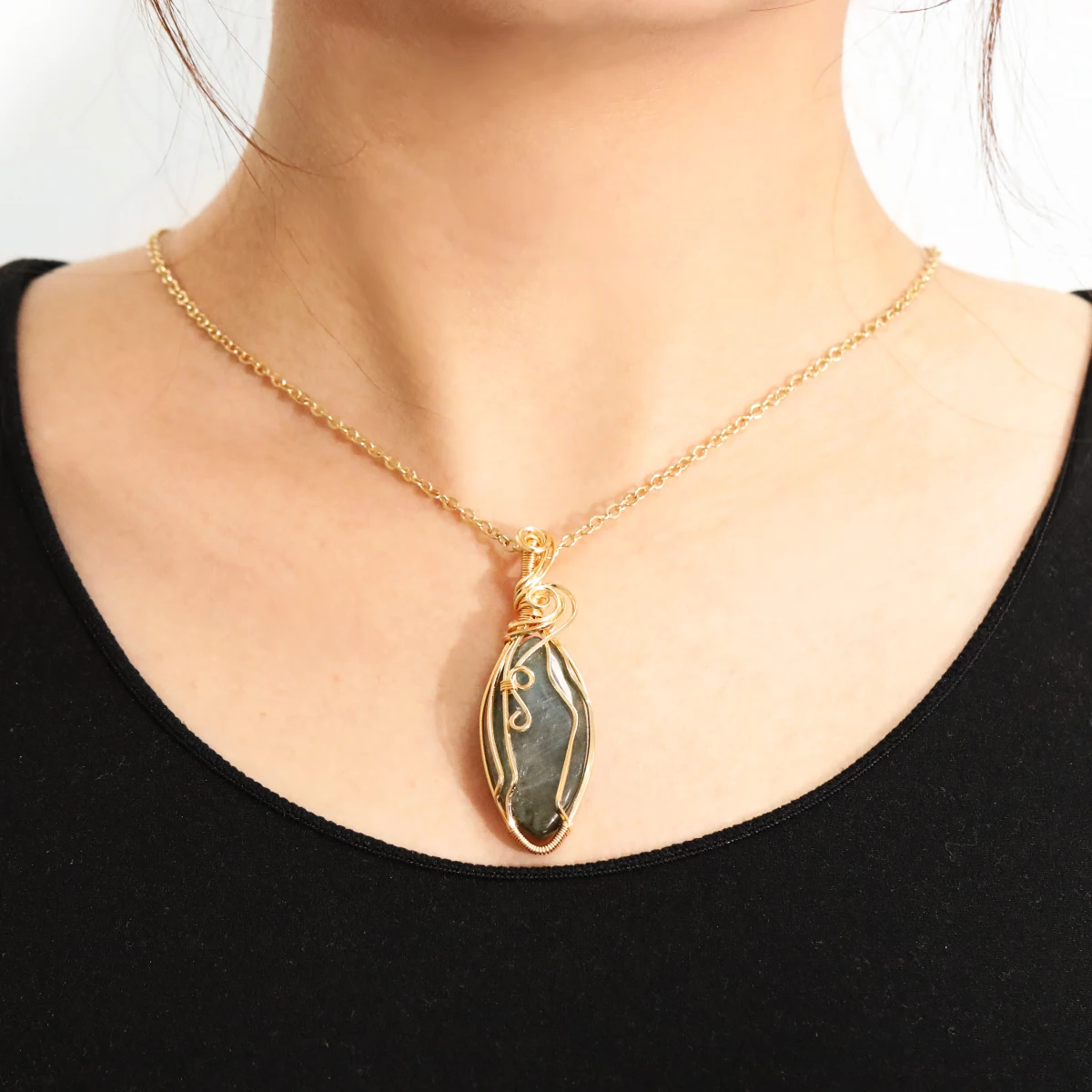 Handmade Natural Labradorite Gemstone Pendant Copper Wire Wrapped Jewelry Necklace for Women Gift