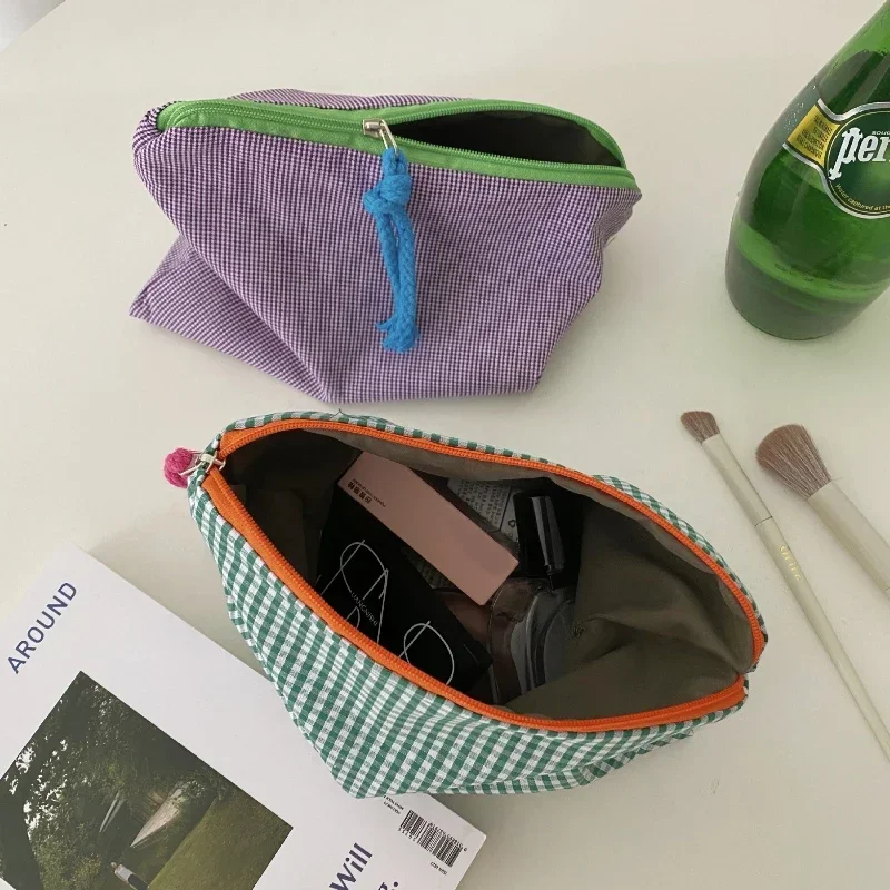 Women Girls Plaid Makeup Bag Cotton and Linen Cosmetic Bag with Zipper Pouch Simple Portable Large Capacity Storage Bag Fashion