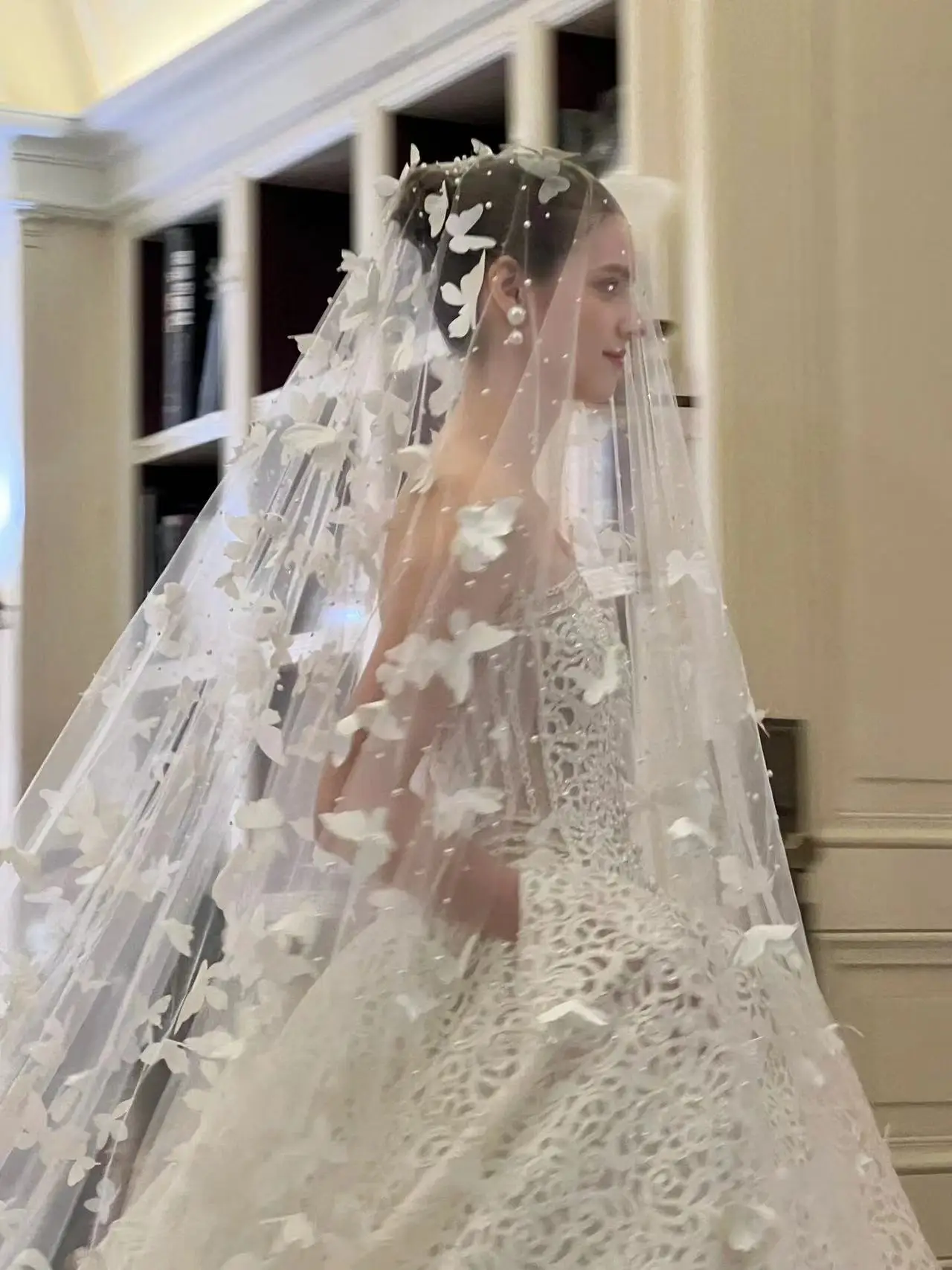 Romantic Butterfly Pearl Beaded Wedding Veil without Comb One Layer Long Cathedral Bridal Veil Marriage Accessories bridal veil