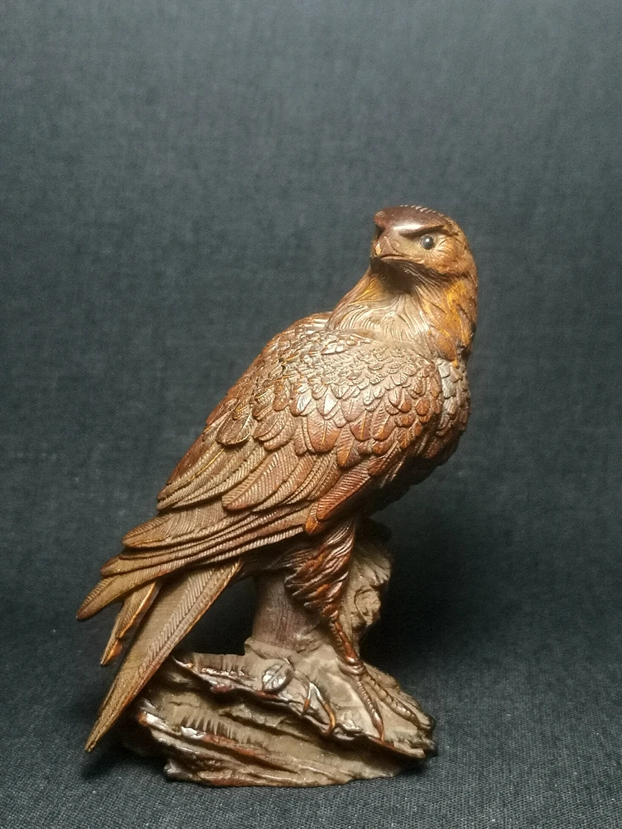 

YIZHU CULTUER ART Japanese boxwood hand carved vivid eagle Figure statue netsuke collectable gift