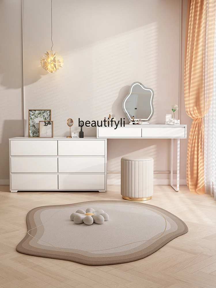 Рисунок 4 - Туалетный столик во французском стиле для макияжа