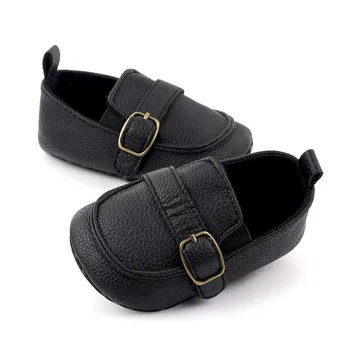 Scarpe da culla per neonati di moda per mocassini per neonati 1 anno calzature per neonati in pelle PU suola morbida per bambini articoli per bambini neri antiscivolo 1