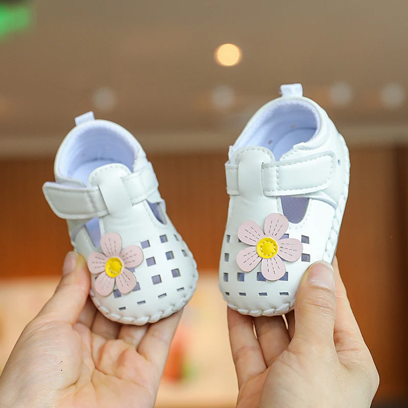 【Exclusive Online Deals】 VALEN SINA Embroidered Flowers Toddler First Walker Baby Crib Baby Summer Sandals Infant Girl Shoes Rubber Soft Sole Non-Slip.