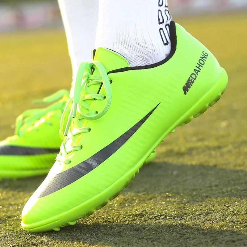 Sneakers Soccer Shoes Adult Kids Sport Footwear Cleats Grass Training Football Shoes Outdoor Durable Professional Futsal Sneaker