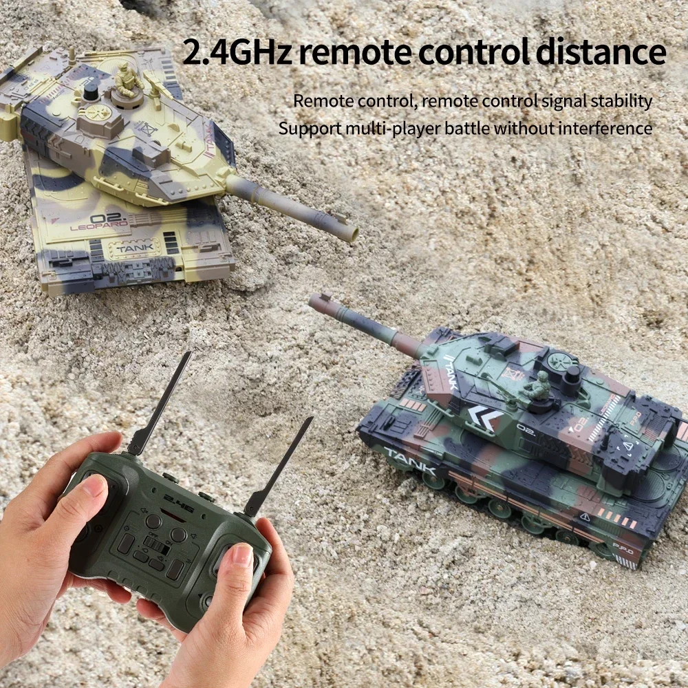 Enfant jouant avec un Robot Tank RC télécommandé avec batterie dans le salon