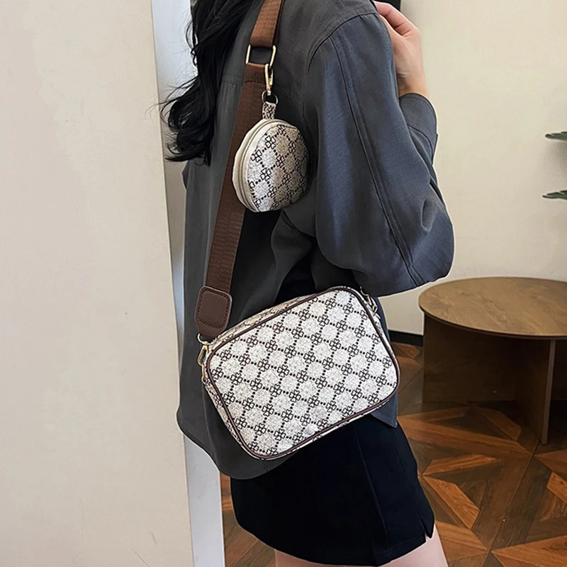 Women's Simple Casual Retro Shoulder Bag Fashionable Diagonal Cross Small Square Bag Large Capacity Mother and Child Bag