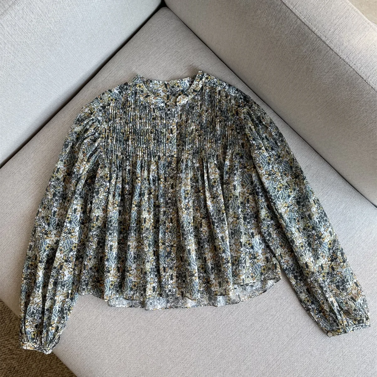 

Women Shirt Early Autumn New Floral Pleated Round Neck Loose Top Blouses