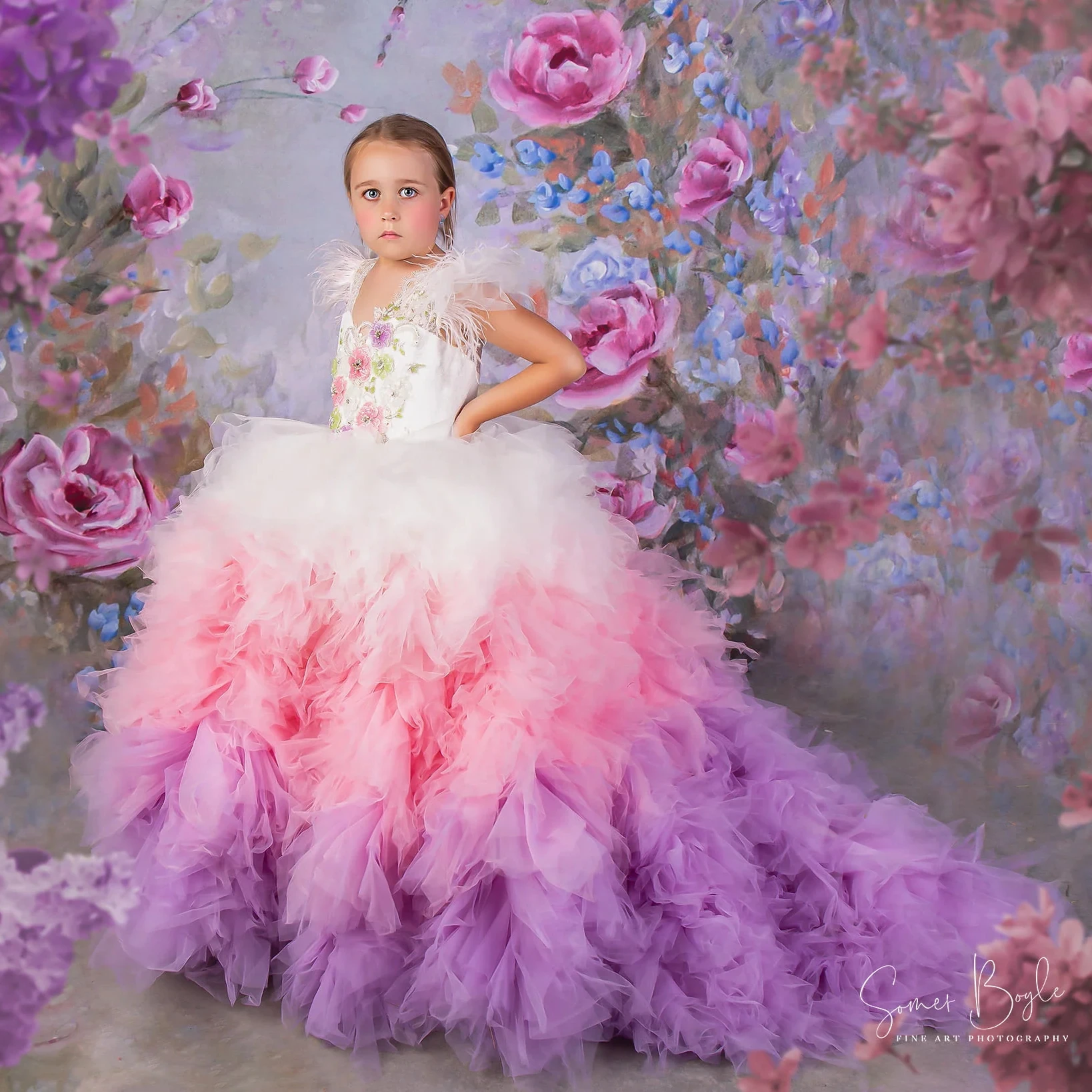 

Luxury Extra Puffy Girls Pageant Dresses for Photo Shoot Feathers Tiers Ruffles Kids Birthday Prom Gowns Children Flower Dresses