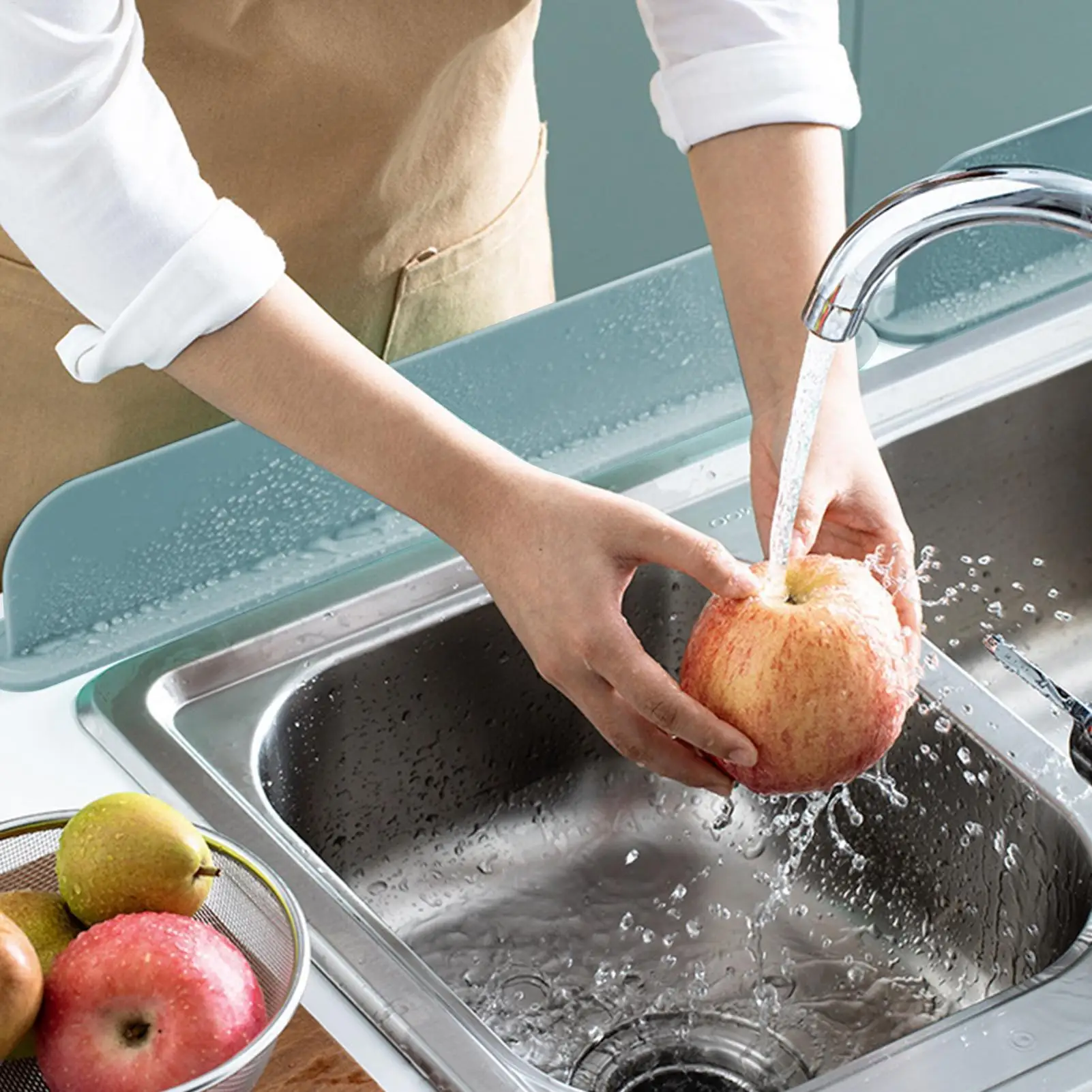 Silicone Sink Baffle Kitchen Splash Guard Water Barrier Washing Dishes Vegetables Adhesive Partition