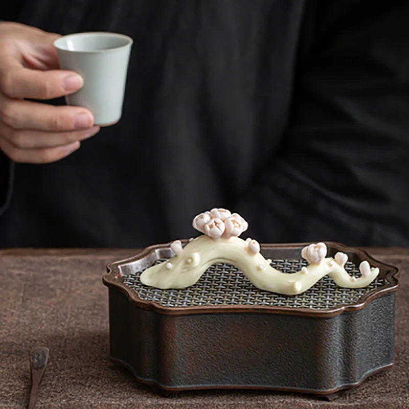 Creative Plum Blossom Shape Ceramic Fingertip Tea Pet Mini Ornament Desktop Art Tea Table Accessories Handmade Crafts