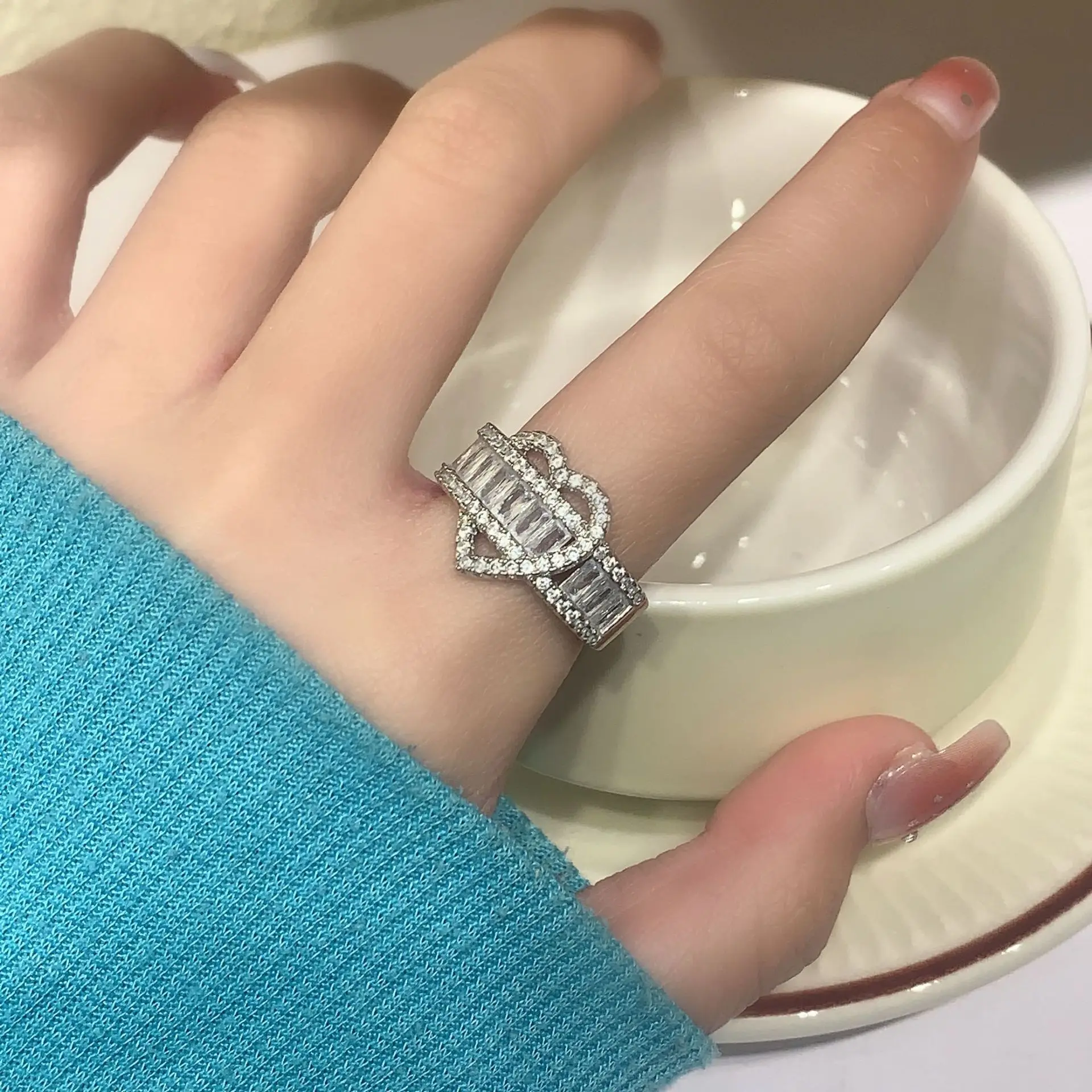 South Korea Elegant Shinny Zircon Super Big Love Heart Special Personality Creative Finger Rings For Women