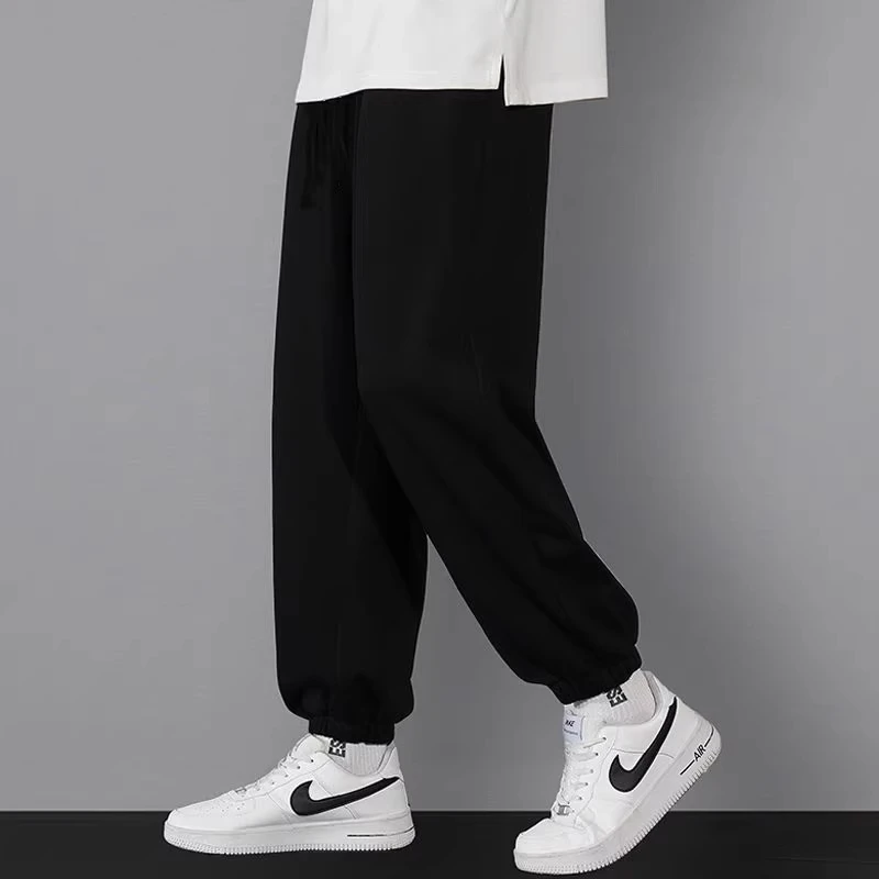 Black joggers [lightweight]