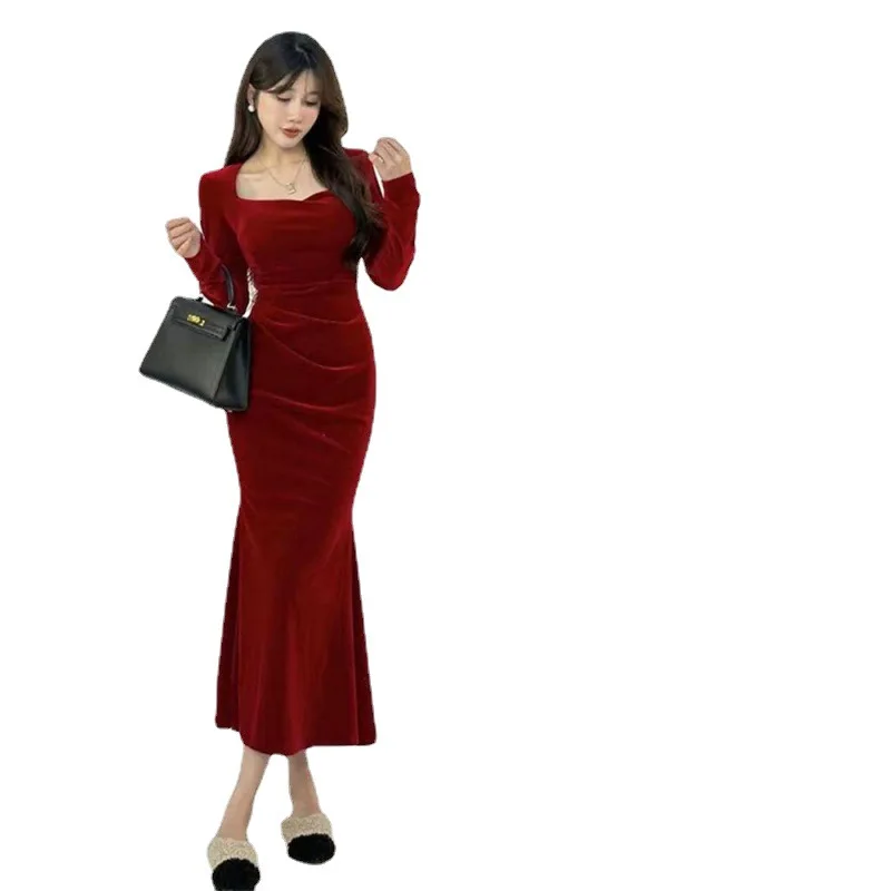 

Women winter autumn pleuche red long Mermaid dress