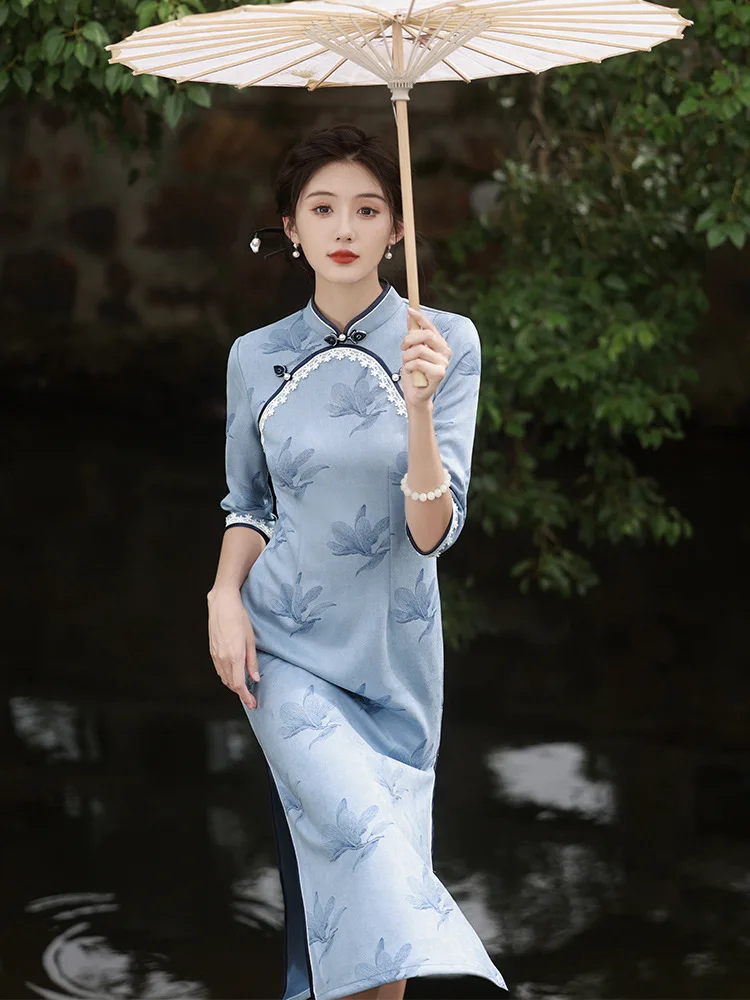 

Vintage Lace Applique Mandarin Collar Flower Print Suede Cheongsam Traditional Elegant Chinese Snowflakevelvet Qipao