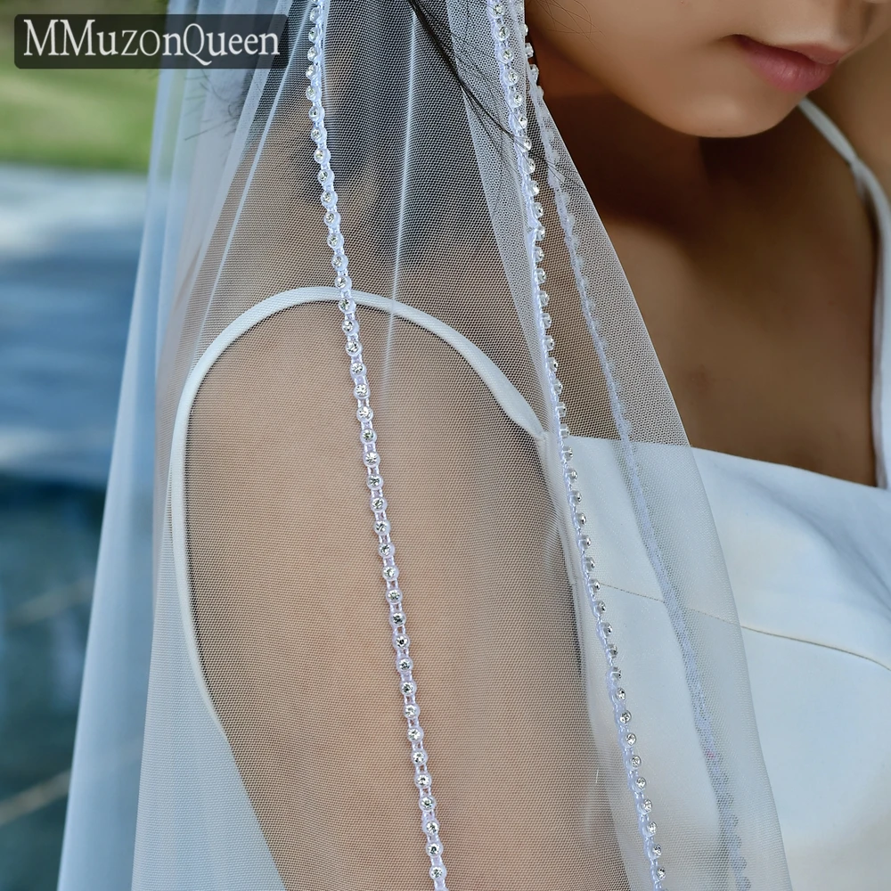 M88 Short Bridal Veil Rhinestone Edge Sparkling Diamond Bridal Veils with Comb Fingertip length Bride Accessories Wedding