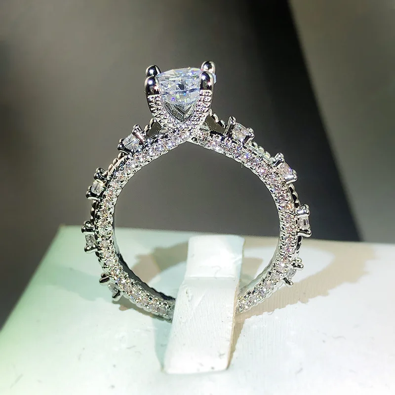

2022 NEE Fashion Four-prong Round Full Of Diamonds Couples Ring For Women Geometric Engagement Valentine Day Gift Party Jewelry
