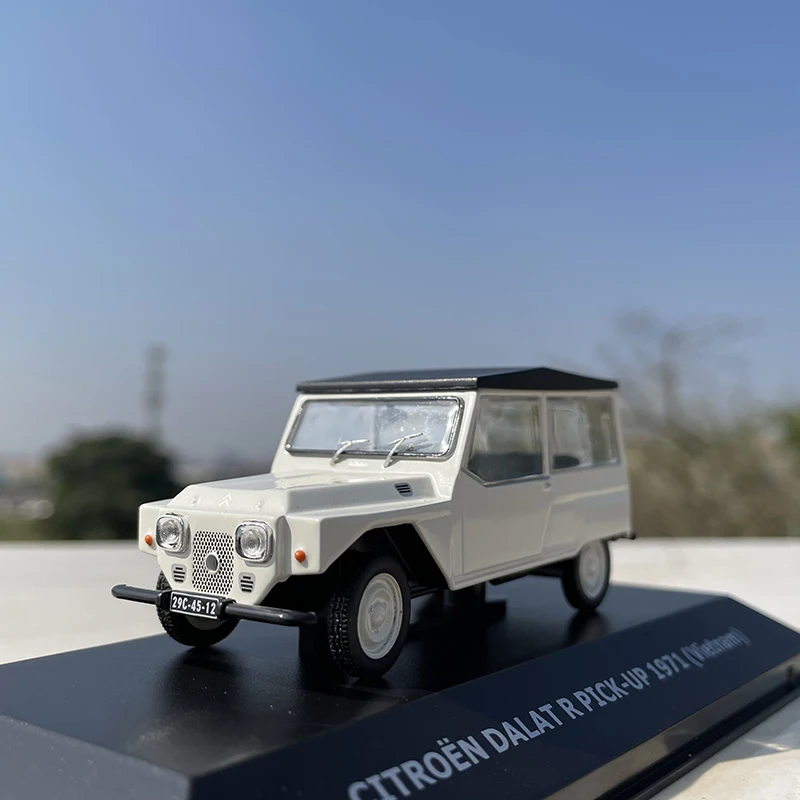 1:43 Scale Model PICKUP Vehicle Diecast Alloy Toy 1971 Vietnam Classic Retro Car Collection Display For Adult Children Doll jada just trucks 1 24 scale 2020 jeep gladiator dealertrack pickup vehicle offroad car amry model diecast toy furious souvenir