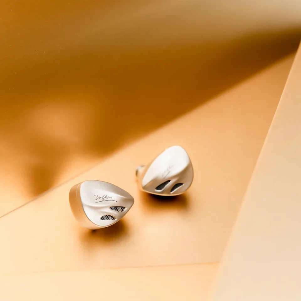 DUNU Vulkan 2 / Vulkan II 2DD+6BA ハイブリッドドライバー