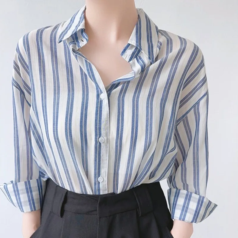 

Blue Striped Shirt Design Feels Niche, Retro Hong Kong Style, Relaxed And Versatile, Lazy And Light, Long Sleeved Commuting Shir