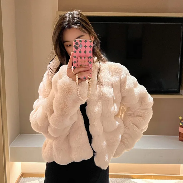rosemuse eco fur short coat white Off white faux fur short coat