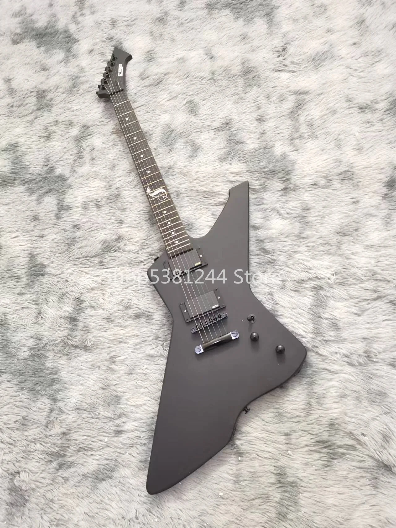 

Free shipping, 6-string electric guitar, special-shaped guitar, matte black silk paint