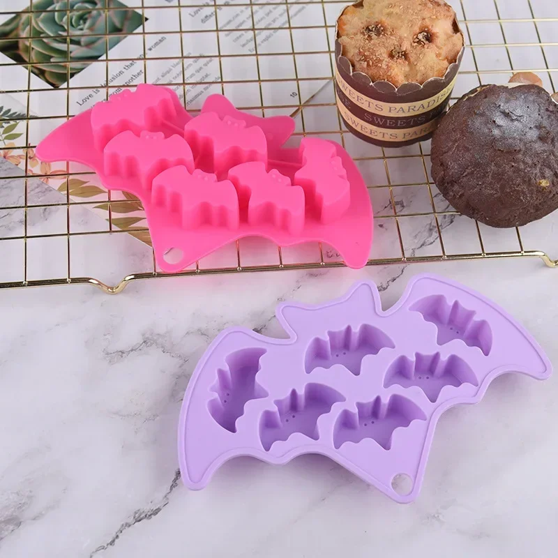 Silicone Soap Mould Halloween Chocolate Bat Skull Ghost Ice Grid Mold Cartoon Cake Baking Candle Molds