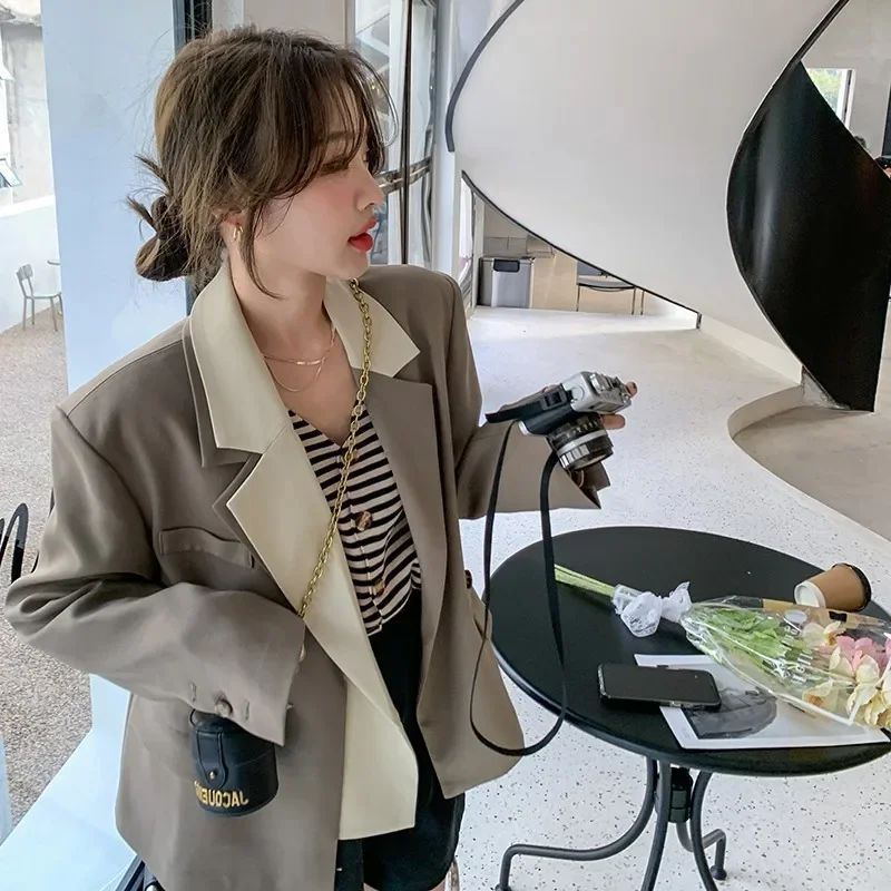 Рисунок 2 - Женский костюм из двух предметов