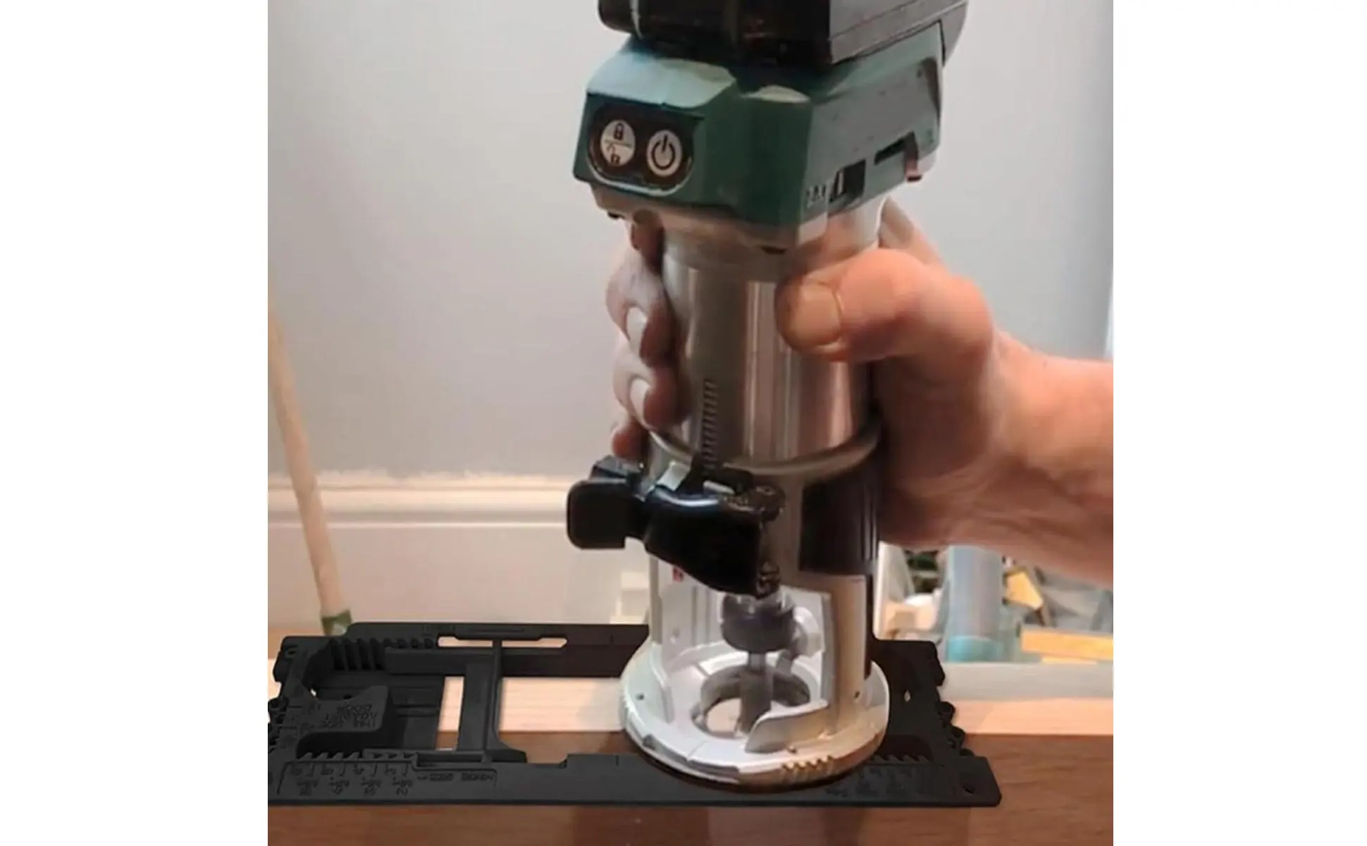 Door Hinge Router Template Precise Cutting Door Hinge Jig Accommodates Common Hinges Easy to Use for Woodworkers, Carpentry Door Hinge Router Template Precise Cutting Door Hinge Jig Accommodates Common Hinges Easy to Use for Woodworkers, Carpentry