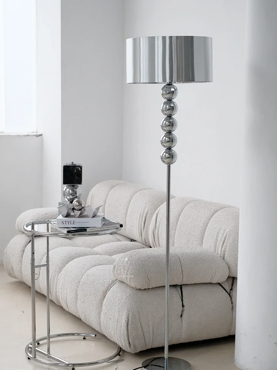 Description Picture 3 of itemSimple Nordic living room floor lamp, study bedroom model room floor lamp live background light 플로어 램프 lámpara de pie лампа 조명